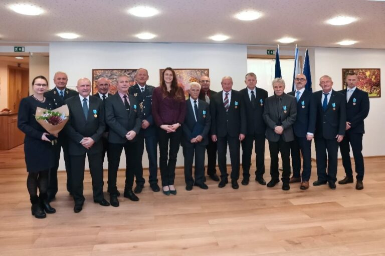 Pamětní medaile armádního generála Karla Janouška